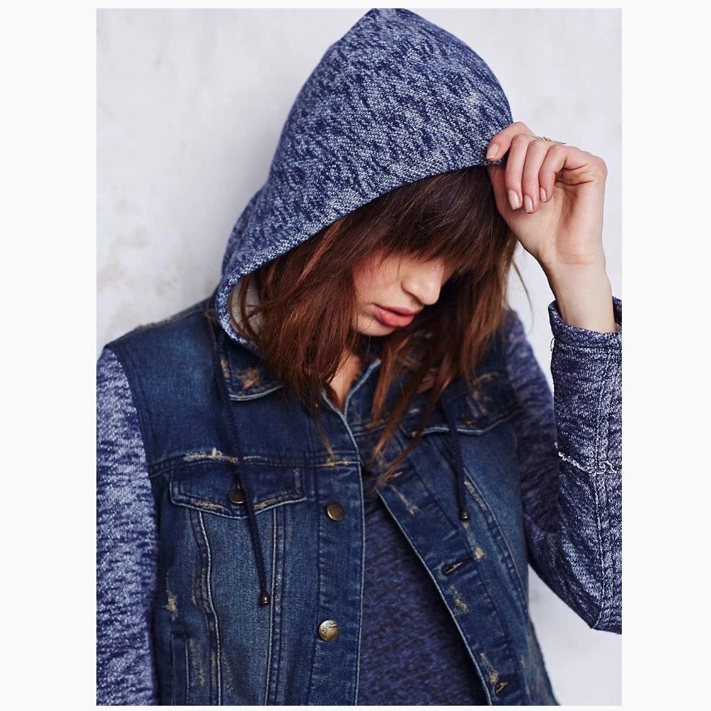Free People Knit Hooded Denim Jean Jacket Space Dye Knit Sleeve Distressed Sz M - Picture 2 of 12